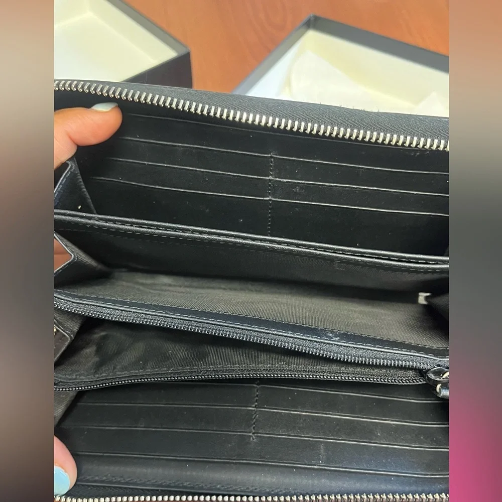 Gucci White and Black wallet AUTHENTIC - Picture 5 of 5